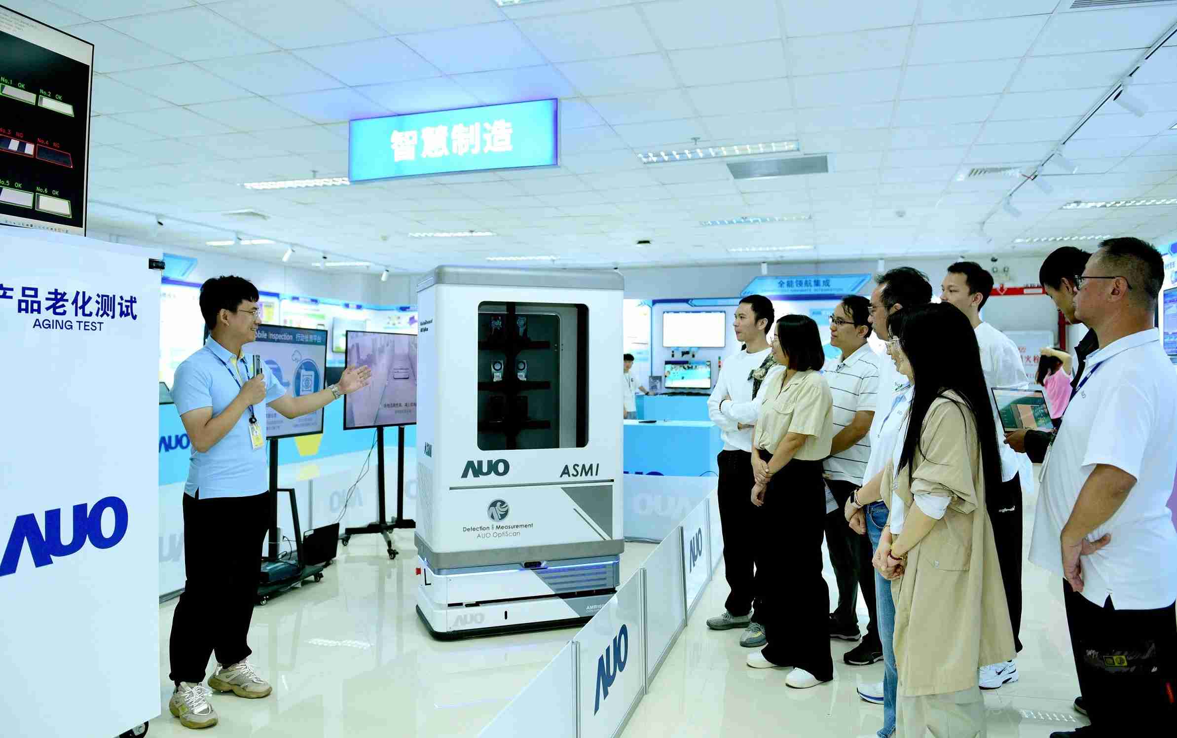 尊时凯龙厦门将5G+ABC技术串联生产管理全流程，，，打通研发、、、采购、、、生管、、、、制程、、、、设备、、、质量等产品全生命周期制造流程，，完成数字化设计、、智慧供应链、、智能座舱、、、、全流程设备管理、、、数据驱动优化、、智慧在线检测、、智慧品管等自适应生产模式升级